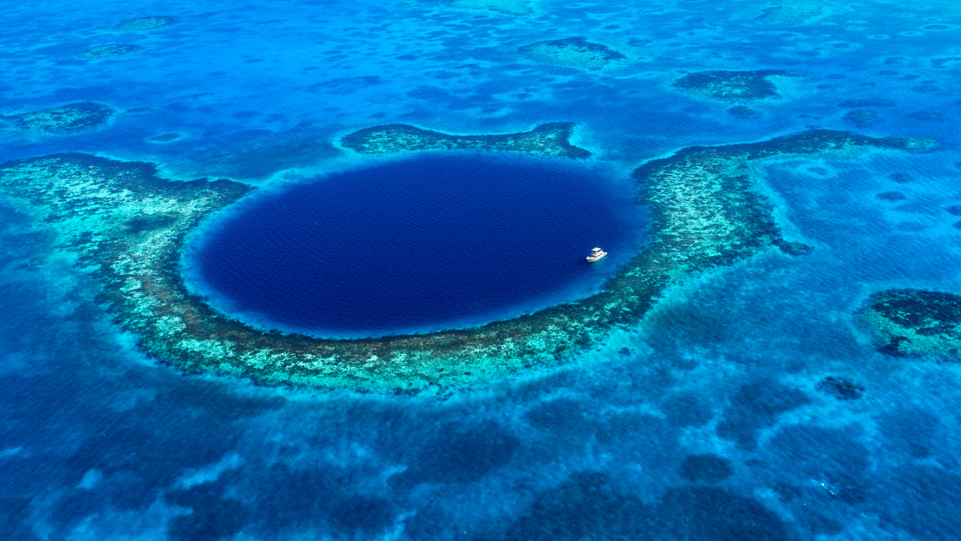 Great Blue Hole in Belize: A Natural Wonder of the World
