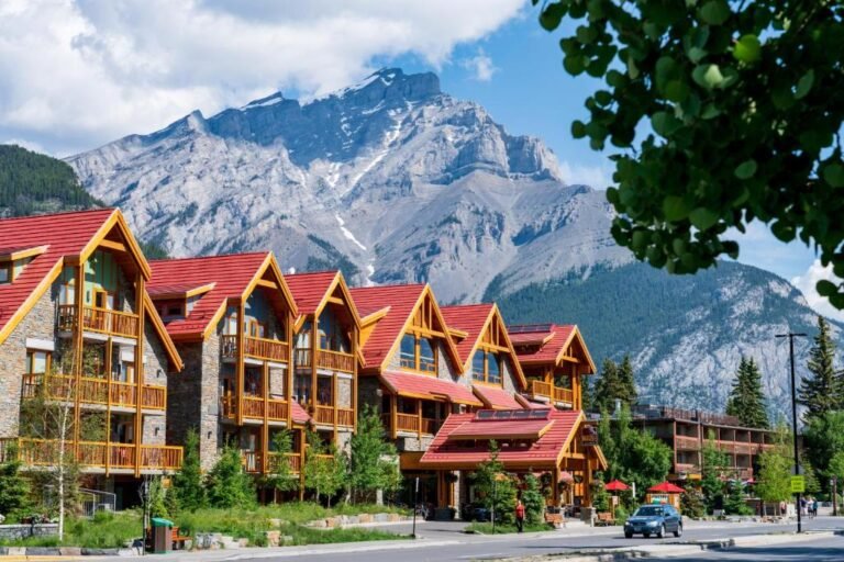 7 Best Places to Stay in Banff with Family - Travel Geeky